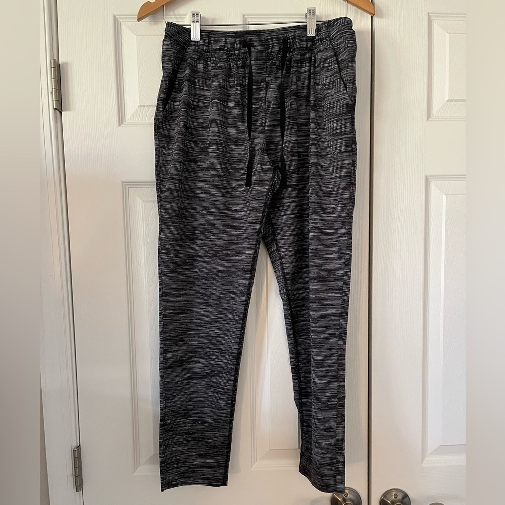Lululemon On The Fly Pant Black Slate Size 6 28 Inch - Picture 1 of 8